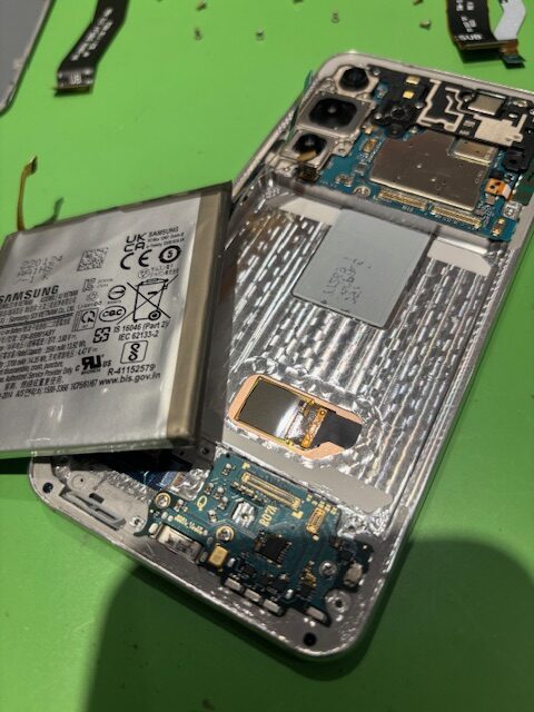 【安城店】Samsung Galaxy S22のバッテリー交換【安城市からご来店】