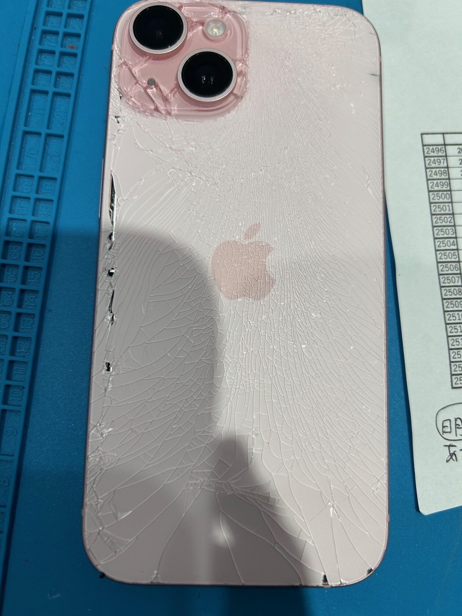 【安城店】iPhone １５のバックパネル修理【安城市からご来店】
