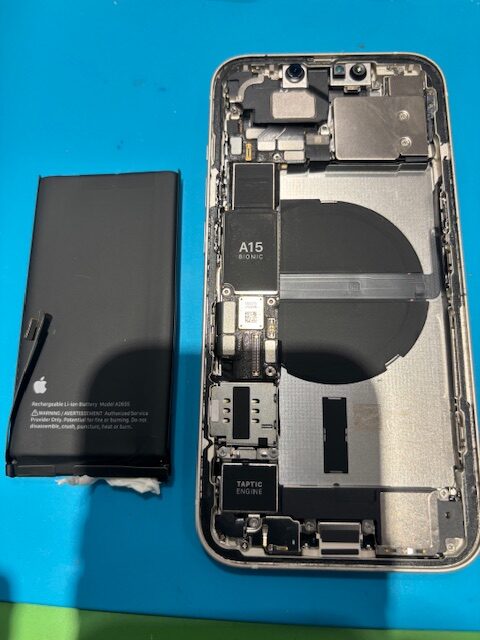 【安城店】iPhone13のバッテリー交換【知立市からご来店】