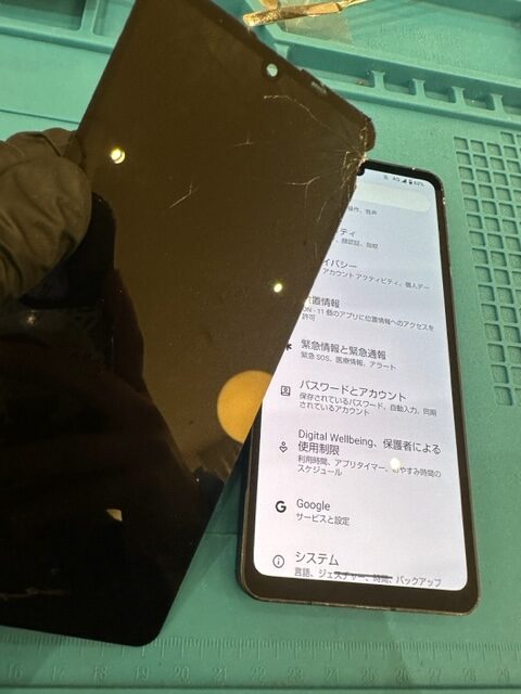 【安城店】AQUOSsense6の画面交換【安城市からご来店】