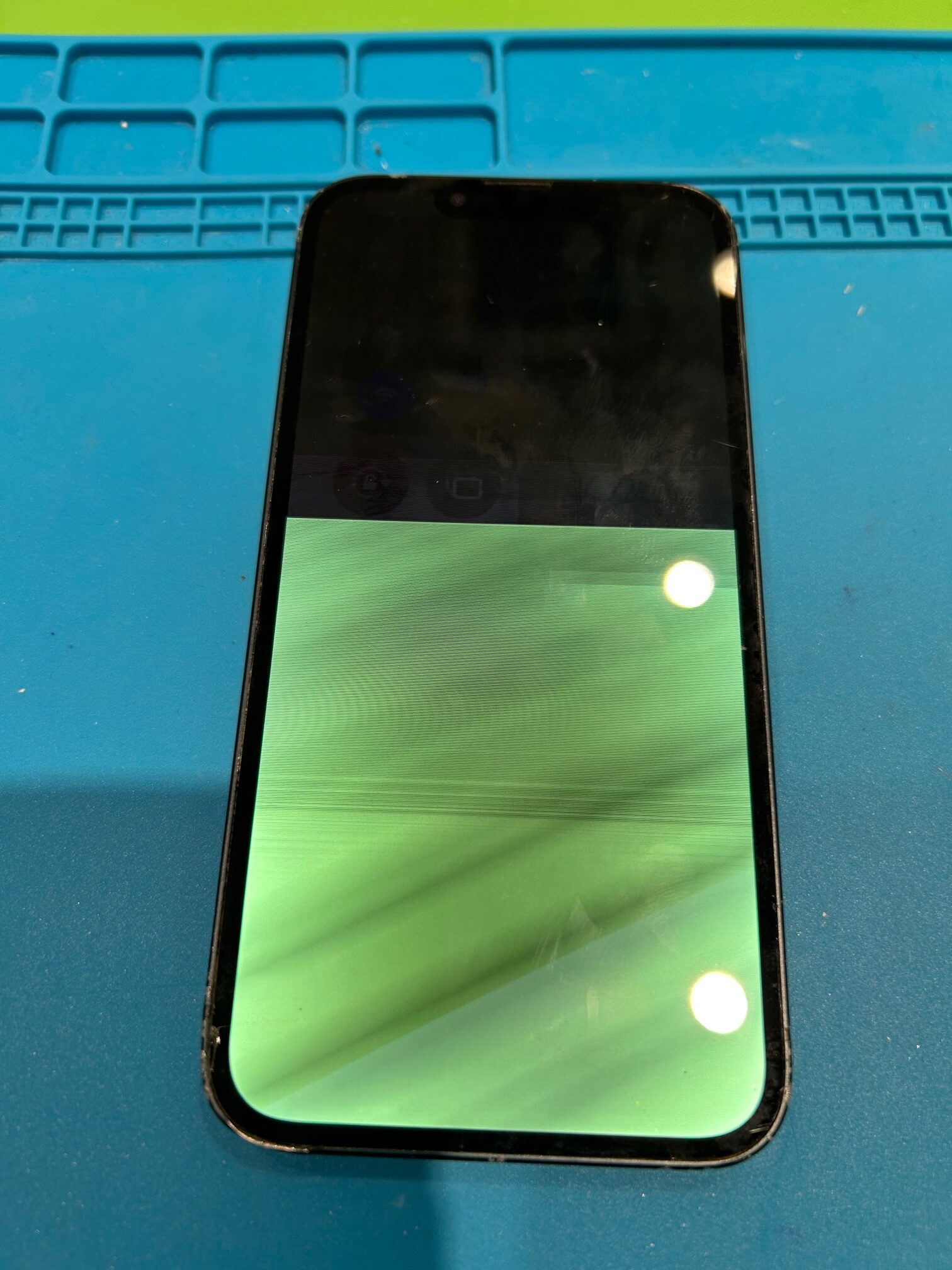 【安城店】iPhone１３の画面交換【安城市からご来店】
