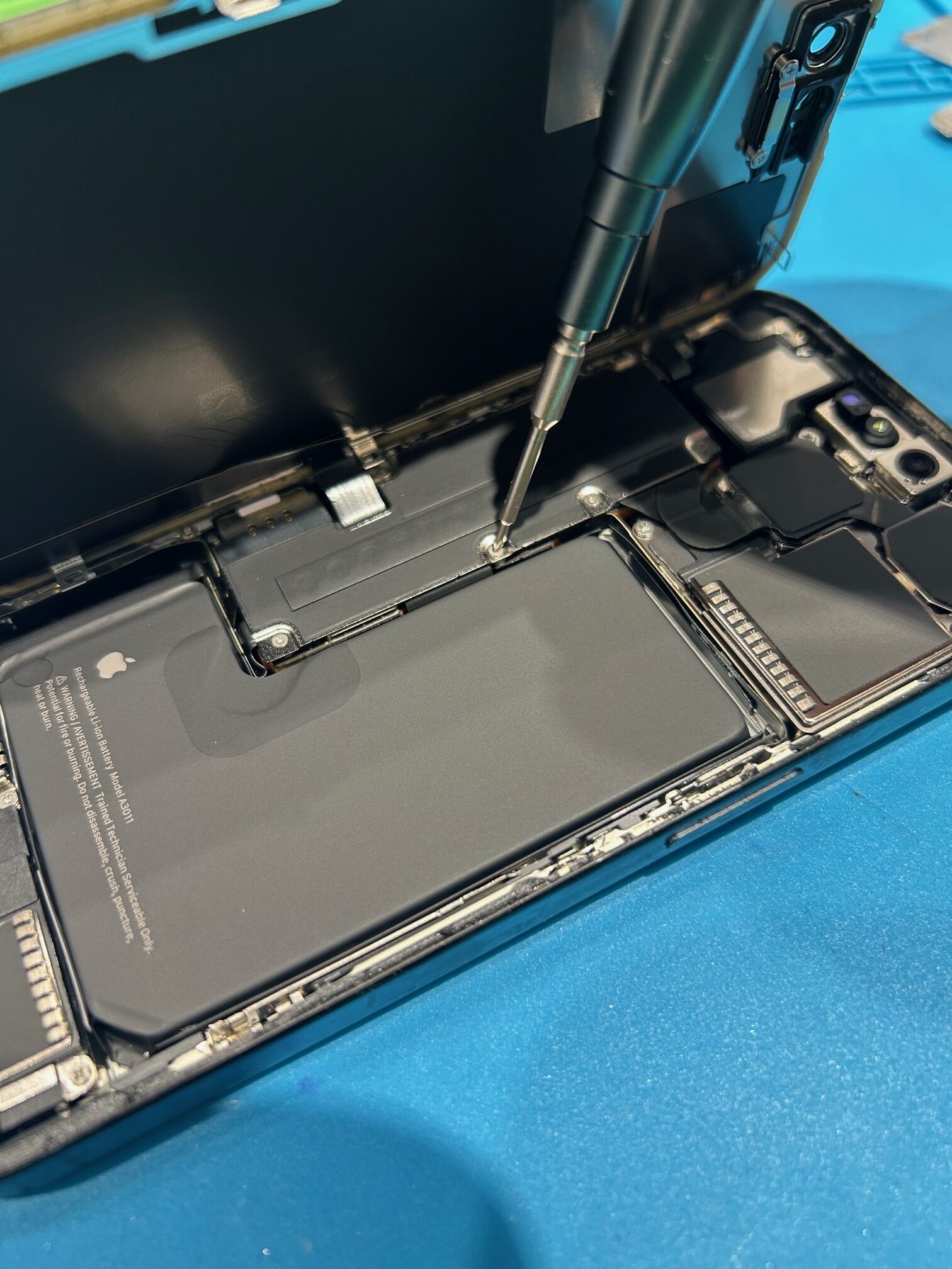 【安城店】iPhone１５Proのバッテリー交換【岡崎市からご来店】