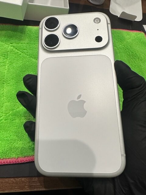 【安城店】iPhone17Proのガラスコーティング【安城市からご来店】
