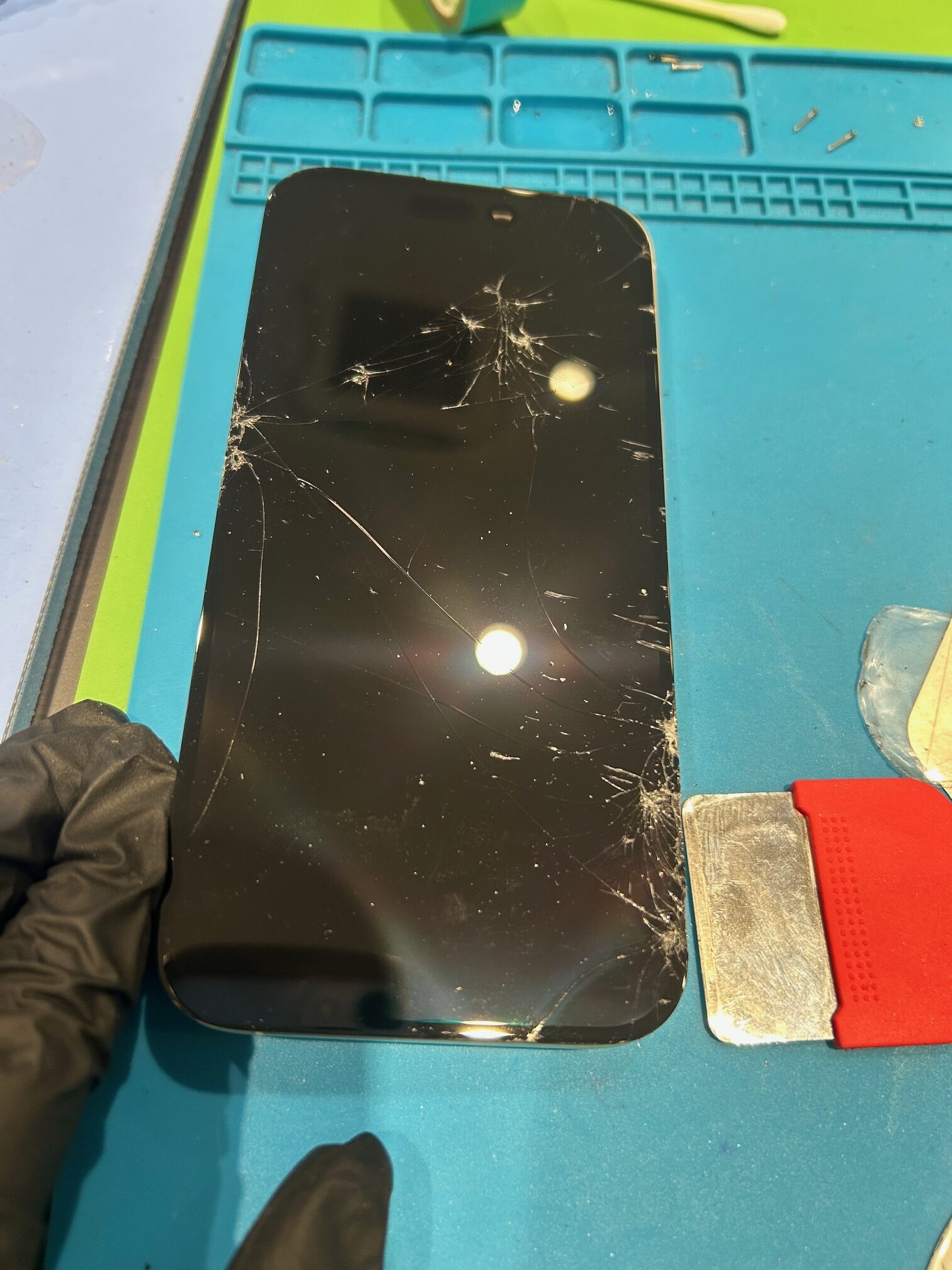 2月28日（土）まで！！！iPhone・iPadバッテリー交換半額イベント開催中！！【安城店】iPhone１６の画面交換【安城市からご来店】