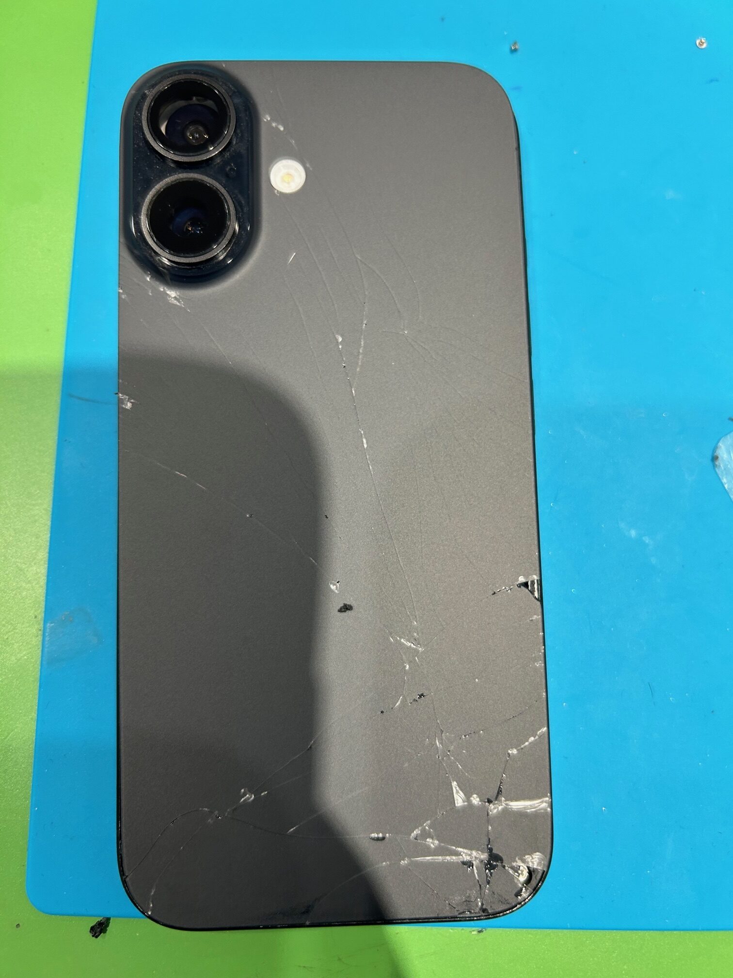 【iPhone１６シリーズ修理もお任せください！！】【安城店】iPhone１６のバックパネル交換【安城市からご来店】